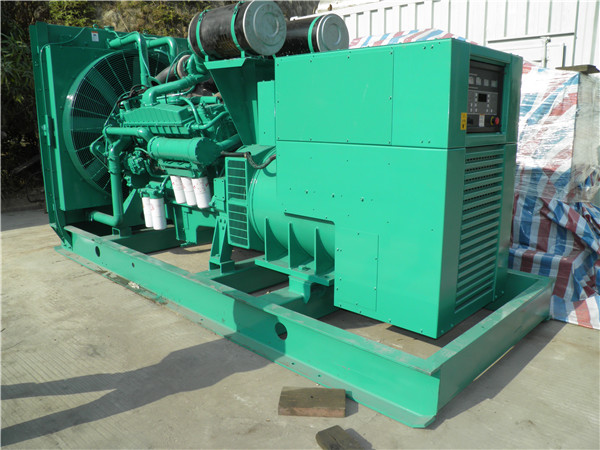 鼓楼出租发电机 发电机组厂家：柴油发电机组的控制屏的作用是什么？