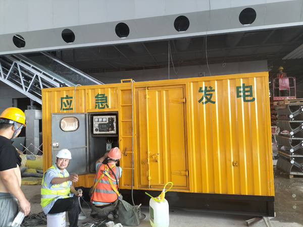 鼓楼怎样判断空气滤清器是否需要更换？